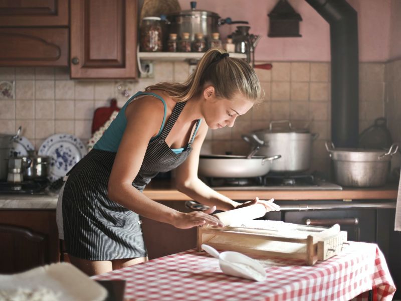 5 items που οι σεφ προτείνουν να μην έχεις στην κουζίνα σου