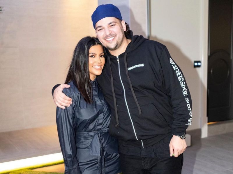 Ο λόγος που ο αδερφός της Kourtney Kardashian, Rob, έλειπε από τον γάμο της με τον Travis Barker