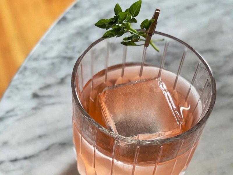 Καλοκαίρι σημαίνει cocktails: Βρήκαμε τις 5 πιο εύκολες συνταγές