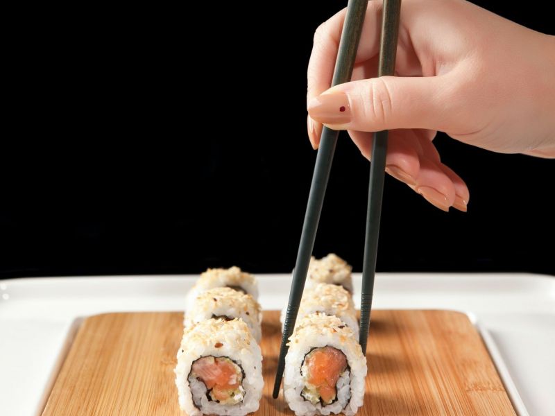 Το σπιτικό sushi δεν θέλει κόπο αλλά τρόπο- Όλα τα μυστικά για τα τέλεια rolls