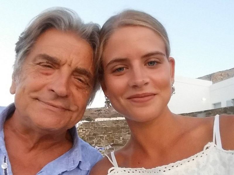 Δανάη Μιχαλάκη: «Έχω μία σχέση λατρείας με τον μπαμπά μου, ήμουν από κοριτσάκι ερωτευμένη μαζί του»