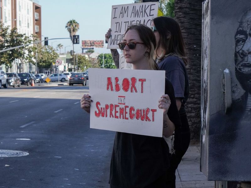 Ποια είναι η υπόθεση Roe vs. Wade και γιατί όρισε τα δικαιώματα των γυναικών στις HΠΑ