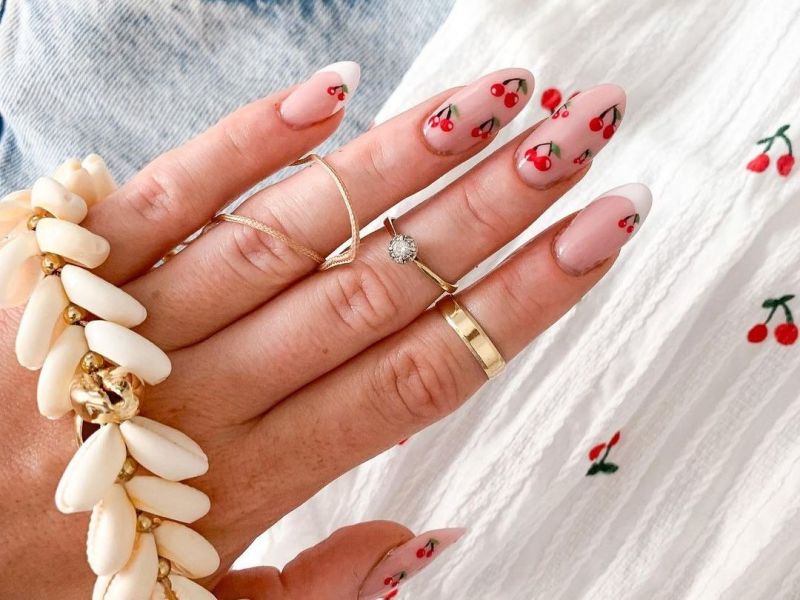 #CherryNails: Τα κεράσια στα νύχια είναι super cute και αυτά τα 10 μανικιούρ το αποδεικνύουν