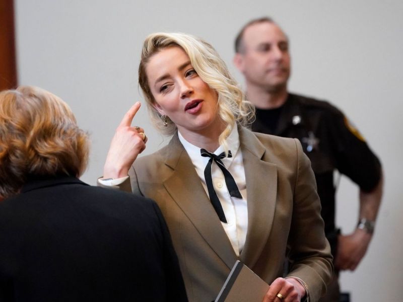H Amber Heard καλεί τον Johnny Depp σε νέα δικαστική διαμάχη