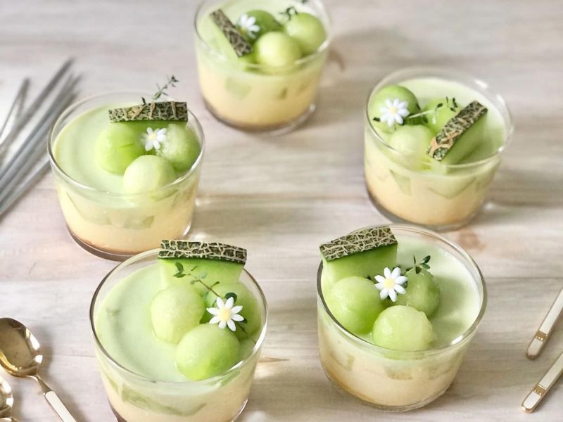 Φτιάξε mousse πεπόνι αν θες το πιο ελαφρύ και απολαυστικό γλυκό