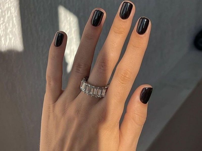 #BlackNails: Το μαύρο μανικιούρ είναι hot και το καλοκαίρι & αυτά τα 10 nail art θα σε πείσουν