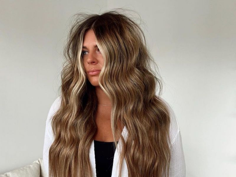 Glow Lights: Η πιο καλοκαιρινή τάση στο balayage που θα κάνουμε και τον χειμώνα