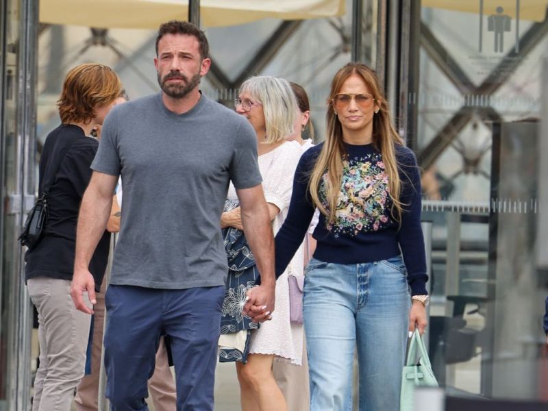Η πρώην του Ben Affleck στο πλευρό του και ο πρώτος σύζυγος της Lopez στην επίθεση