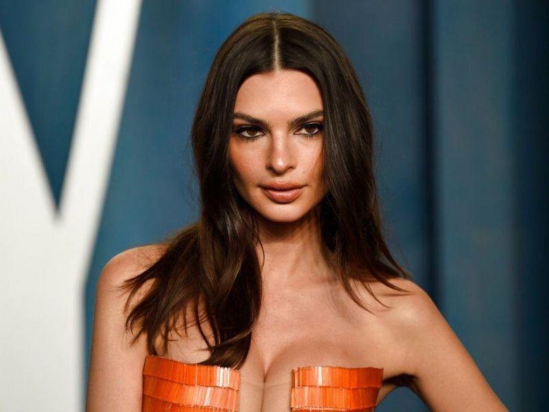 Ο σύζυγος της Emily Ratajkowski την παρακαλά να τον συγχωρέσει για την απιστία του