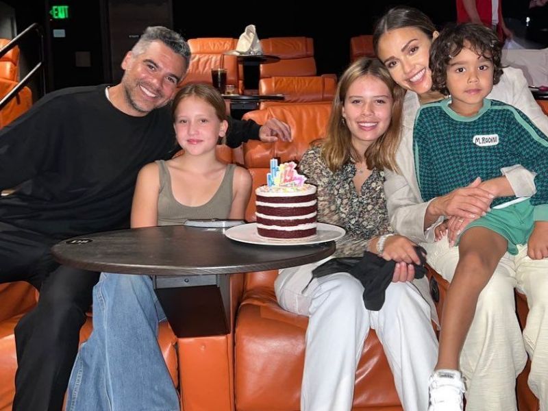 H Jessica Alba είναι πια, πιο κοντή από την κόρη της και το απολαμβάνει