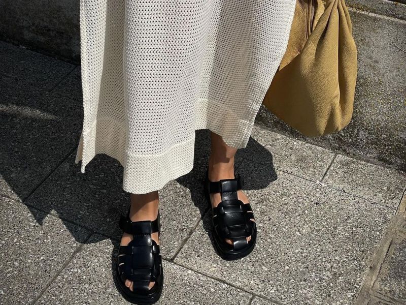 Fisherman sandals: Τα πιο ενημερωμένα σύνολα με τα «ugly» σανδάλια του καλοκαιριού