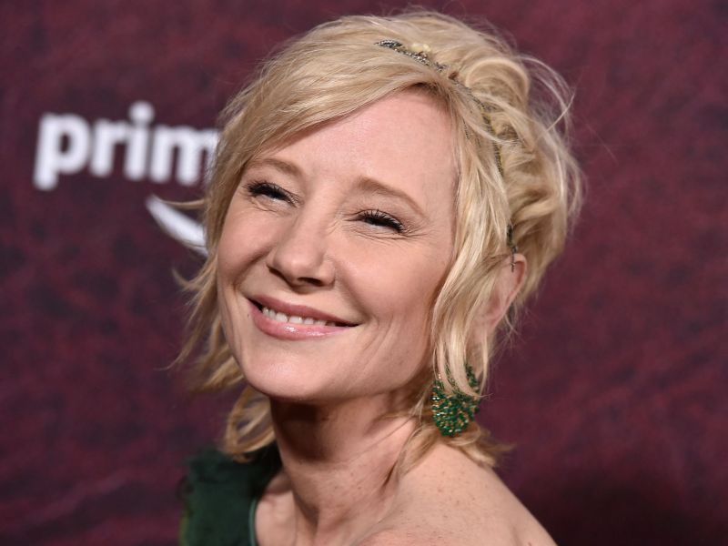 Anne Heche: Ποια είναι η 53χρονη ηθοποιός που μετά από τροχαίο ατύχημα έμεινε εγκεφαλικά νεκρή