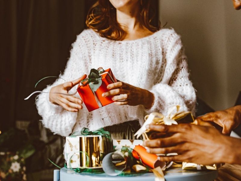 Make a wish! Τα sparkling accessories που ευχόμαστε να δούμε κάτω από το χριστουγεννιάτικο δέντρο