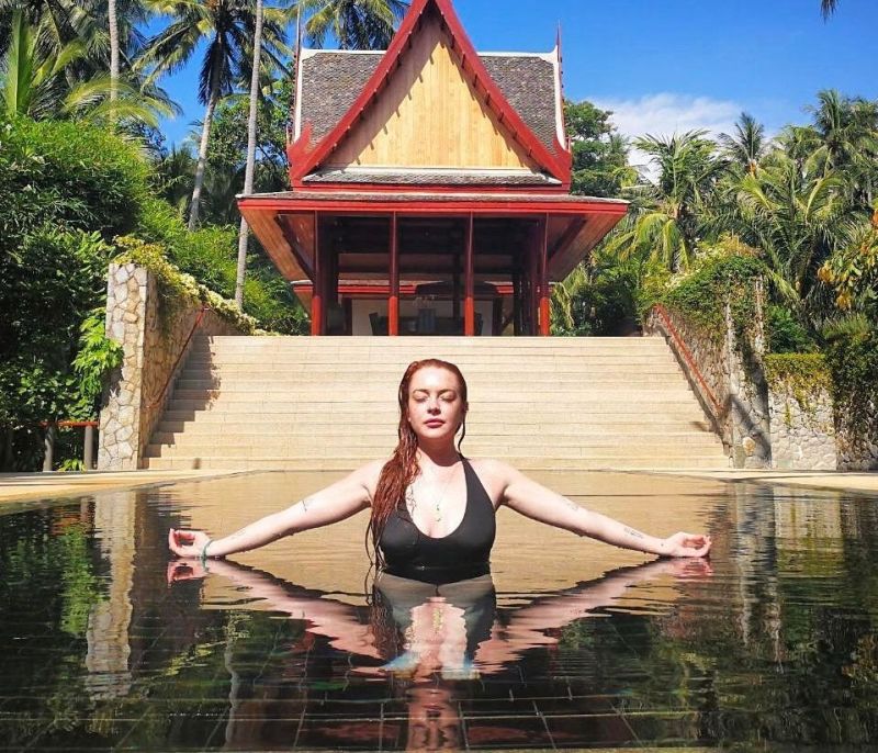 Αγνώριστη! Οι νέες φωτογραφίες της Lindsay Lohan που πρόδωσαν το botox