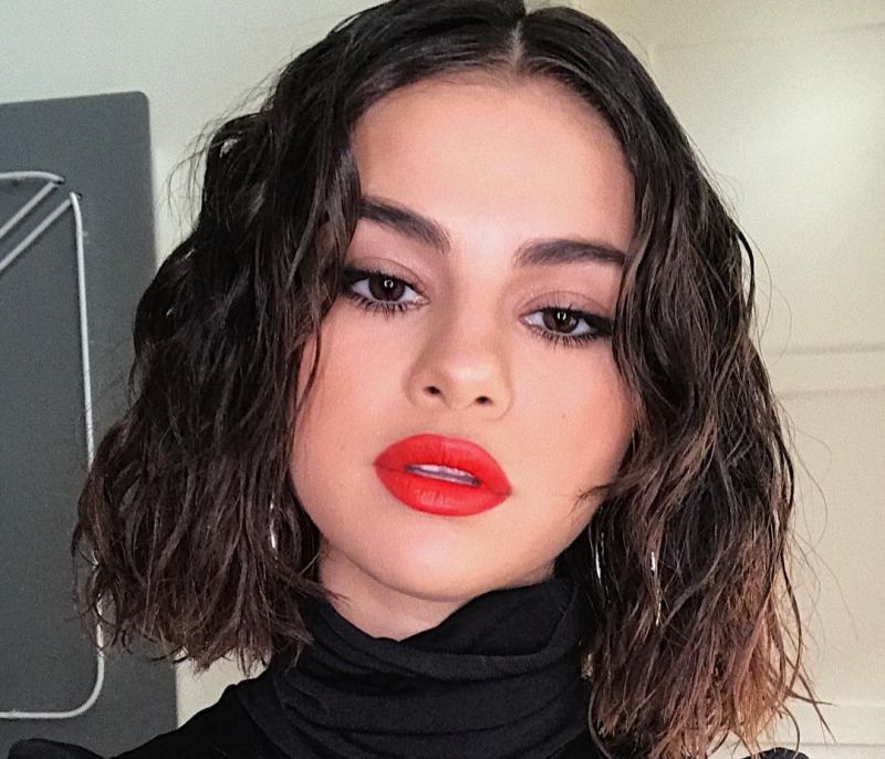 Selena Gomez: Ανακάλυψε ακόμη μία χρήση του highlighter