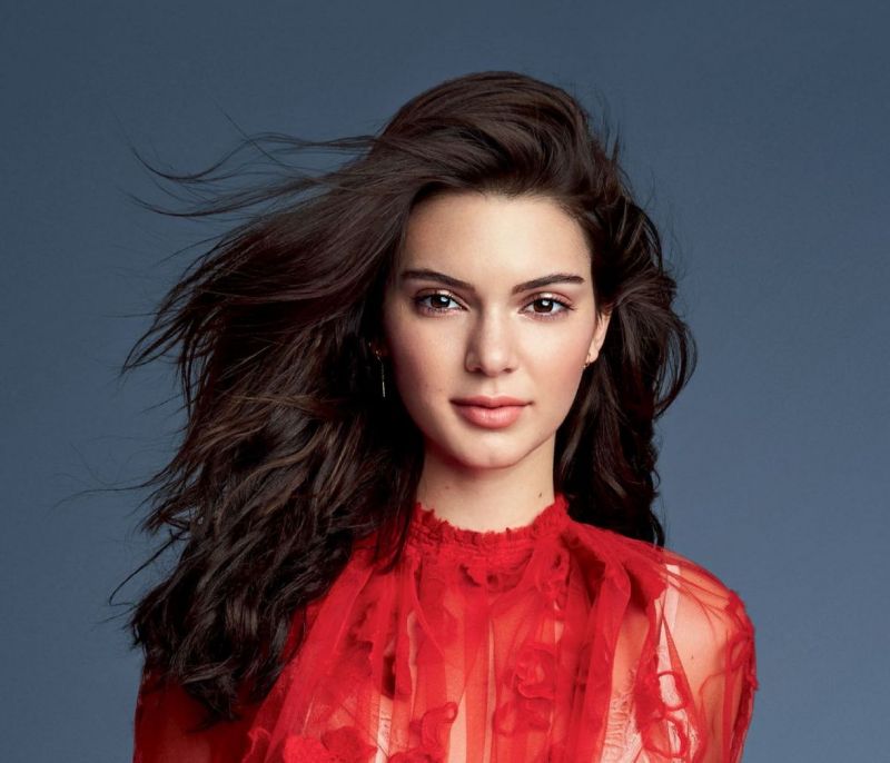 Πώς αντιμετωπίζει η Kendall Jenner την ακμή; Tips από την δερματολόγο της