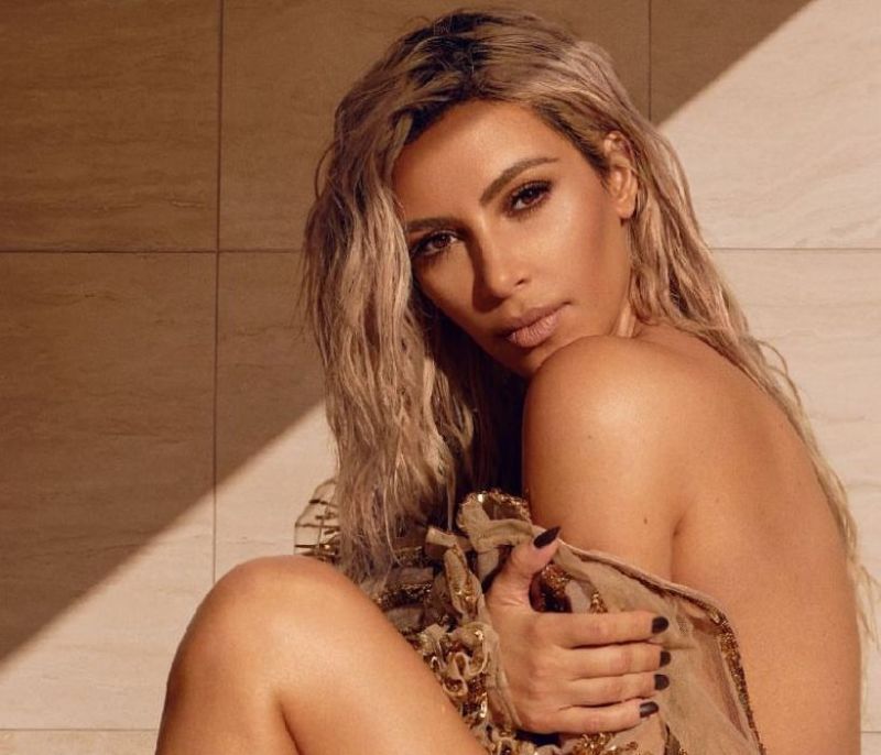 Η Kim Kardashian μας δείχνει, για πρώτη φορά, το πρόσωπο της νεογέννητης κόρης της