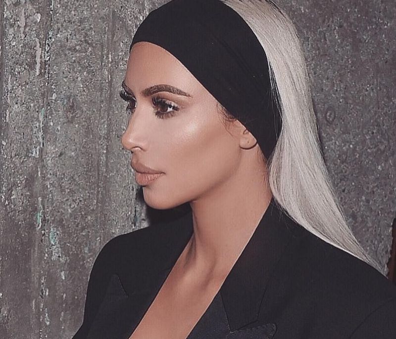 Η Kim Kardashian μας συστήνει για πρώτη φορά τη γυναίκα που γέννησε την κόρη της
