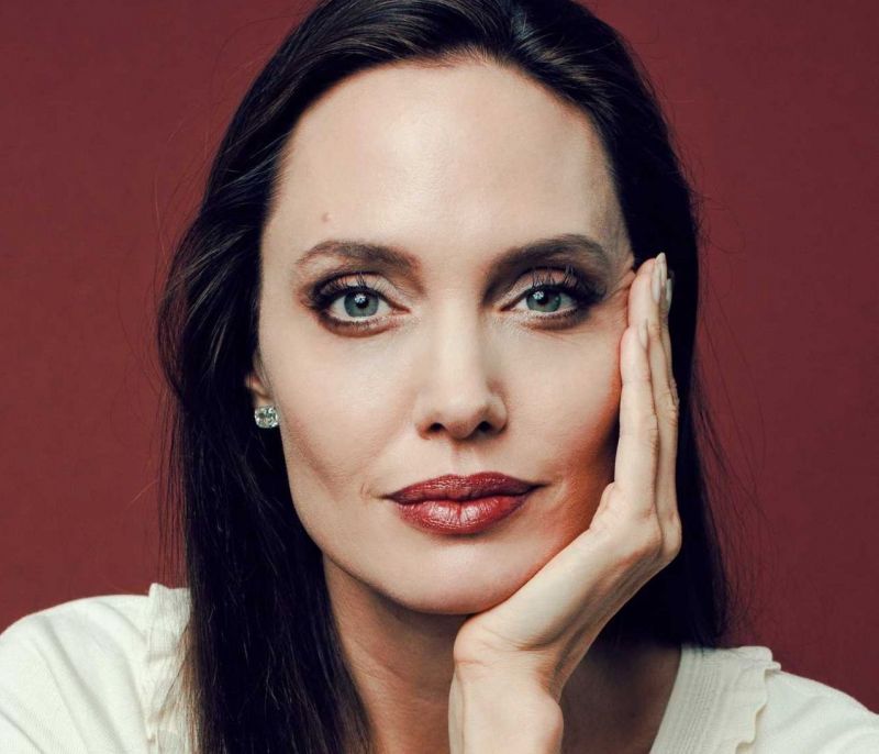 Το σκοτεινό παρελθόν της Angelina Jolie και τα εμπόδια στην καριέρα της