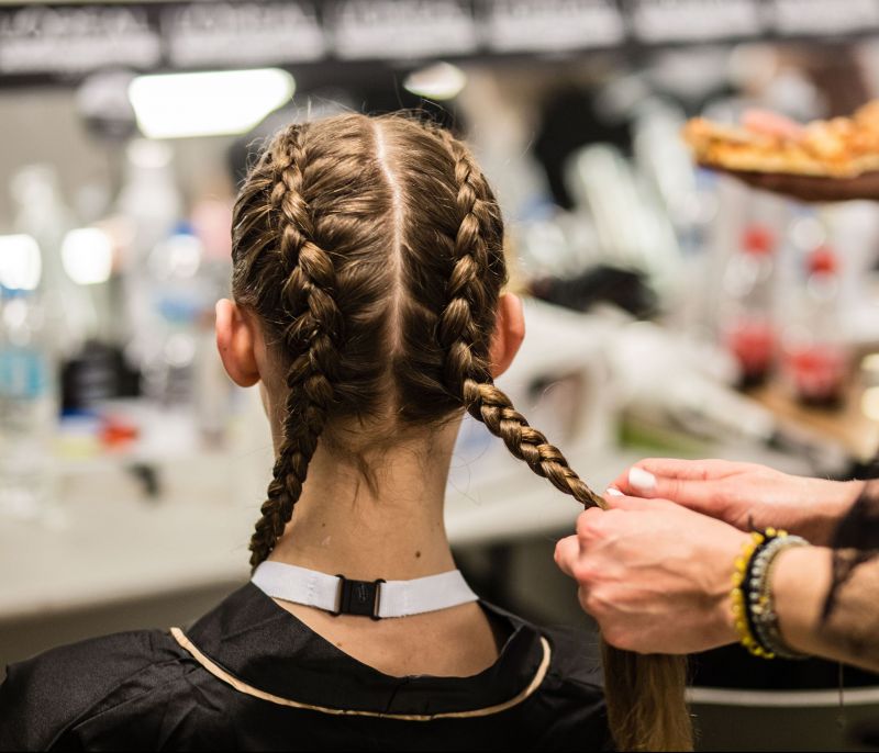 Λαμπερά styling μαλλιών που αξίζουν την προσοχή σου