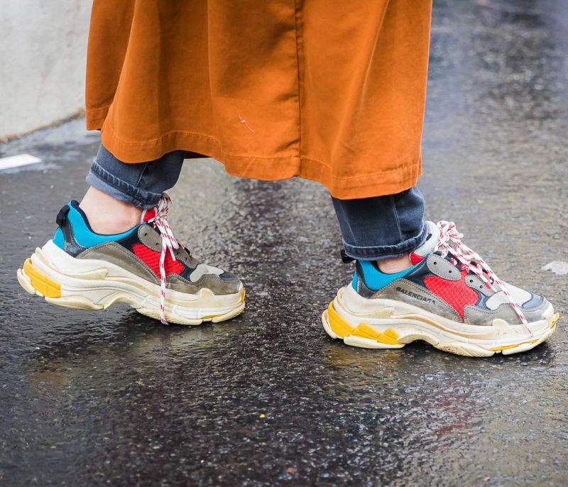 Πέντε τάσεις θα επικρατήσουν στα sneakers αυτήν την άνοιξη