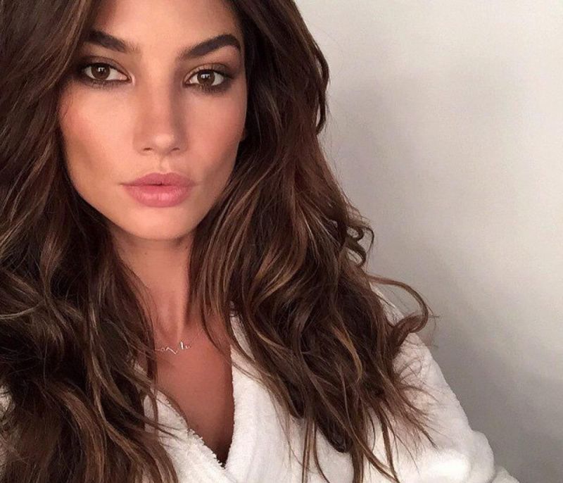 Lily Aldridge: Ο Άγγελος της Victoria’s Secret παραδέχεται ότι έχει ραγάδες και κυτταρίτιδα
