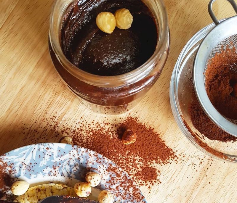 Homemade πραλίνα φουντουκιού με λίγες θερμίδες και 3 υλικά