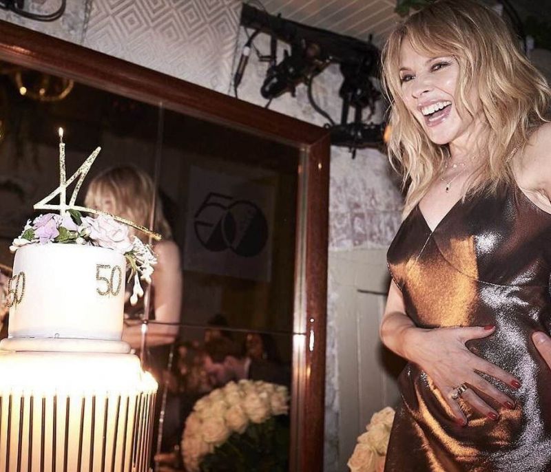H Kylie Minogue έγινε 50 και το γιόρτασε ποστάροντας μία ολόγυμνη selfie της