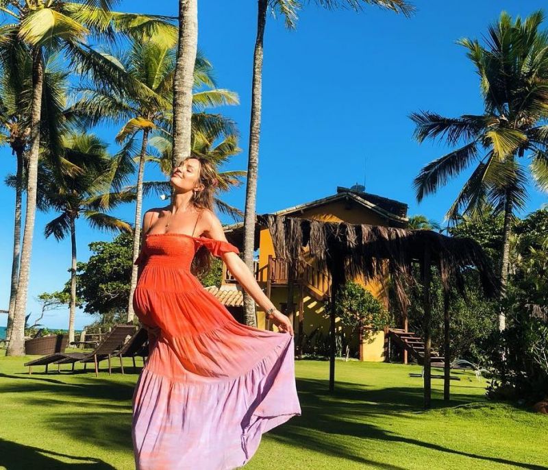 H Candice Swanepoel μας δείχνει το νεογέννητο γιο της και δεν φαντάζεσαι πού γέννησε