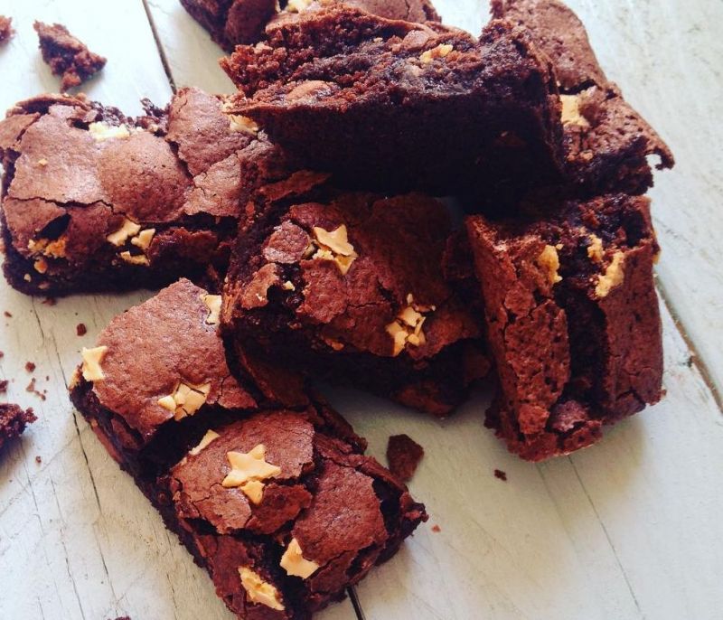 Έχεις λιγούρα; Φτιάξε σοκολατένιο brownies με τρία υλικά!