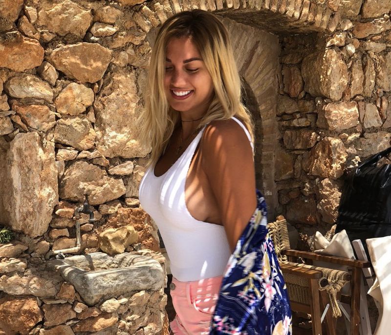 Η Κωνσταντίνα Σπυροπούλου αποκάλυψε το αν έχει σχέση με τον πιο χιουμοριστικό τρόπο