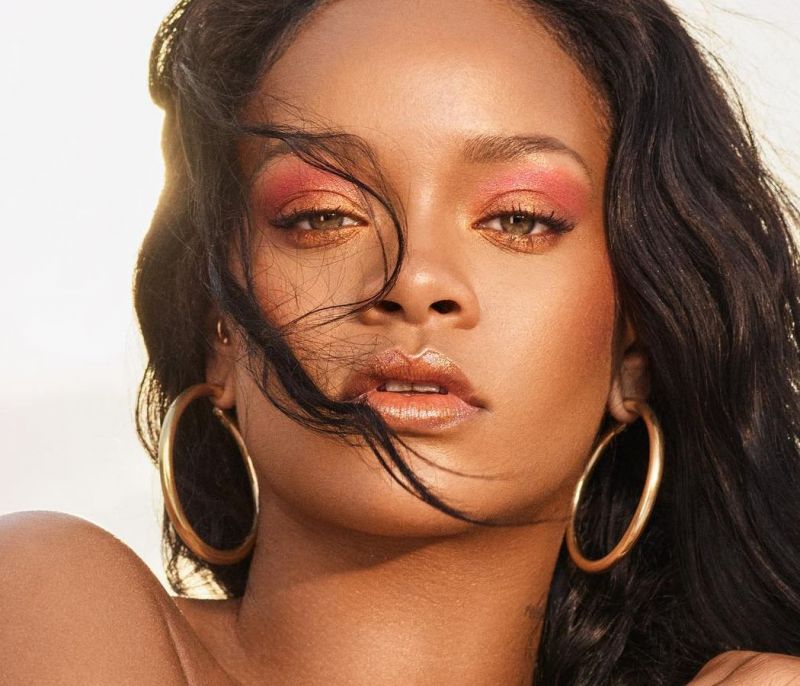 Δεν θα πιστέψεις τι χρησιμοποιεί η makeup artist της Rihanna αντί για μάσκαρα φρυδιών…