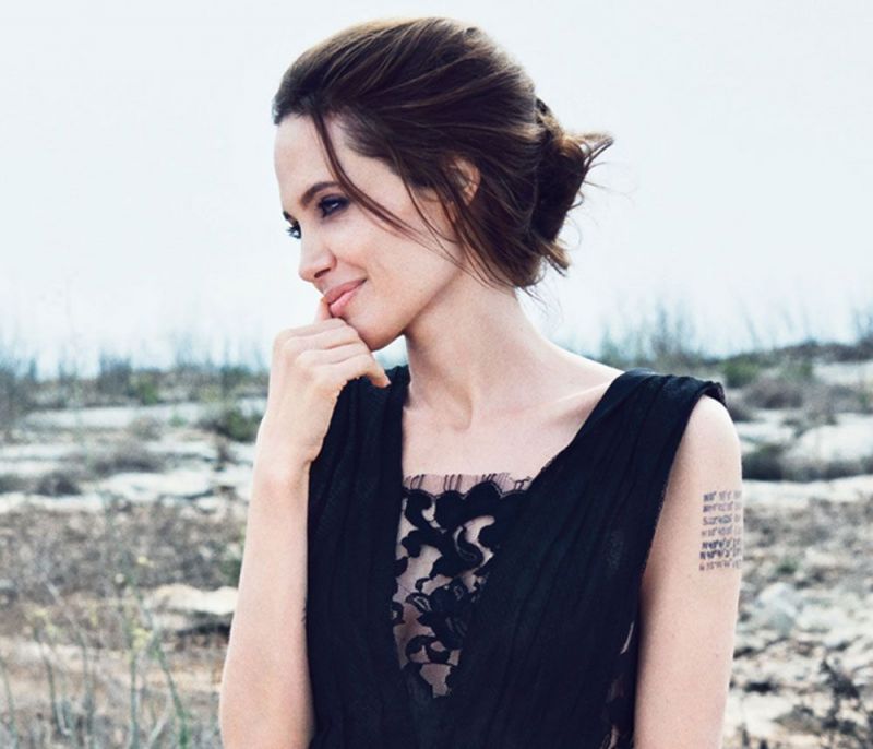Η Angelina Jolie ετοιμάζεται να γίνει και πάλι μαμά για 7η φορά
