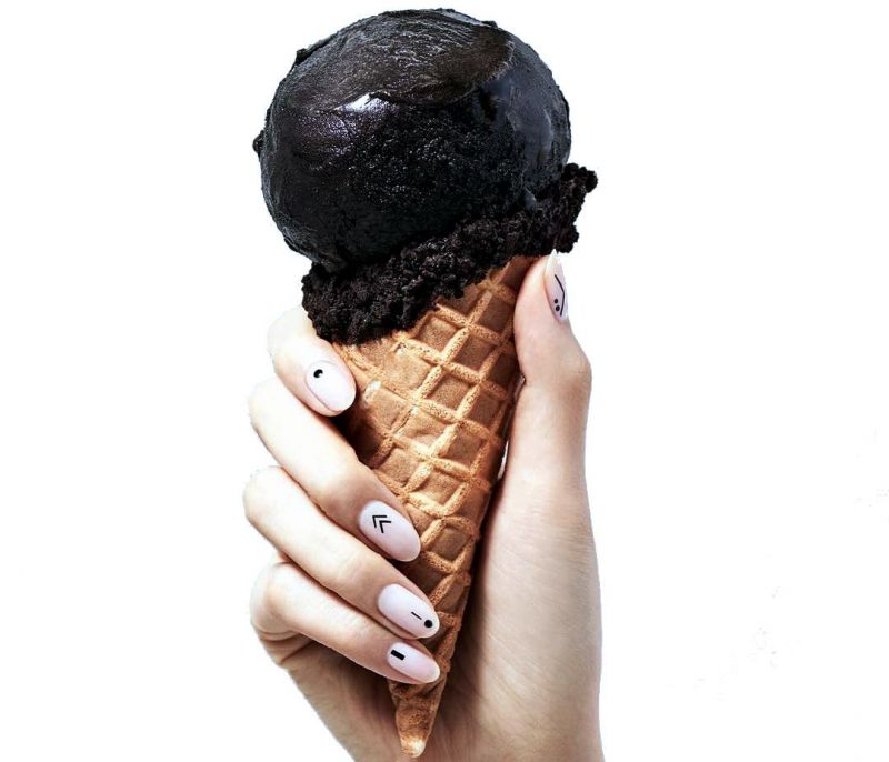 20 μαυρόασπρα nail art που μπορείς να κάνεις πριν έρθει ο χειμώνας