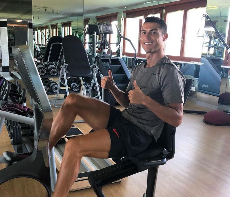 O Cristiano Ronaldo ποζάρει με όλα του τα παιδιά και μας κλέβει την καρδιά