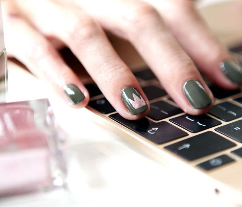 Έχουμε τα πιο όμορφα nail art που γίνονται σε κοντά νύχια