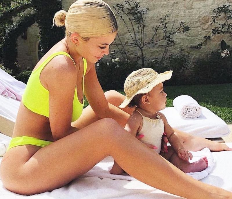 Η Kylie μας έβαλε στο σπίτι της και η χλιδή δεν κρύβεται: Η απίθανη πισίνα και όσα θες να δεις