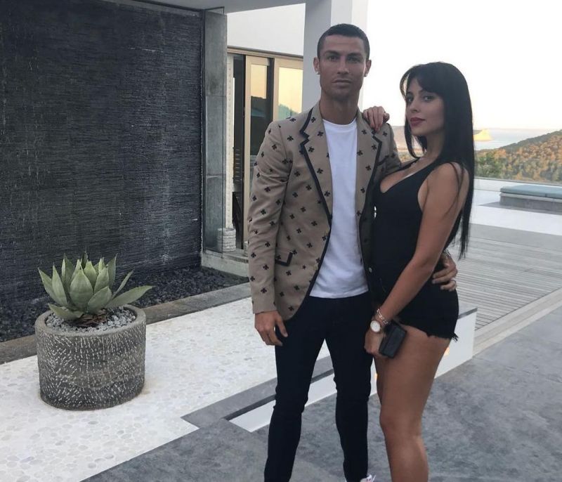 Τα παιδιά του Christiano Ronaldo μεγάλωσαν (πολύ) και παρακολουθούν τον πατέρα τους στο γήπεδο