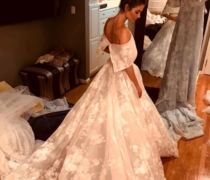 Όλες οι λεπτομέρειες για το νυφικό της Maria Menounos και τον παραδοσιακό γάμο της