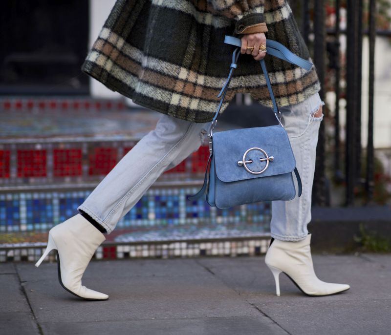 Tο shoe trend, στο όνομα του οποίου ορκίζονται οι Γαλλίδες, είναι απλά αξιαγάπητο!
