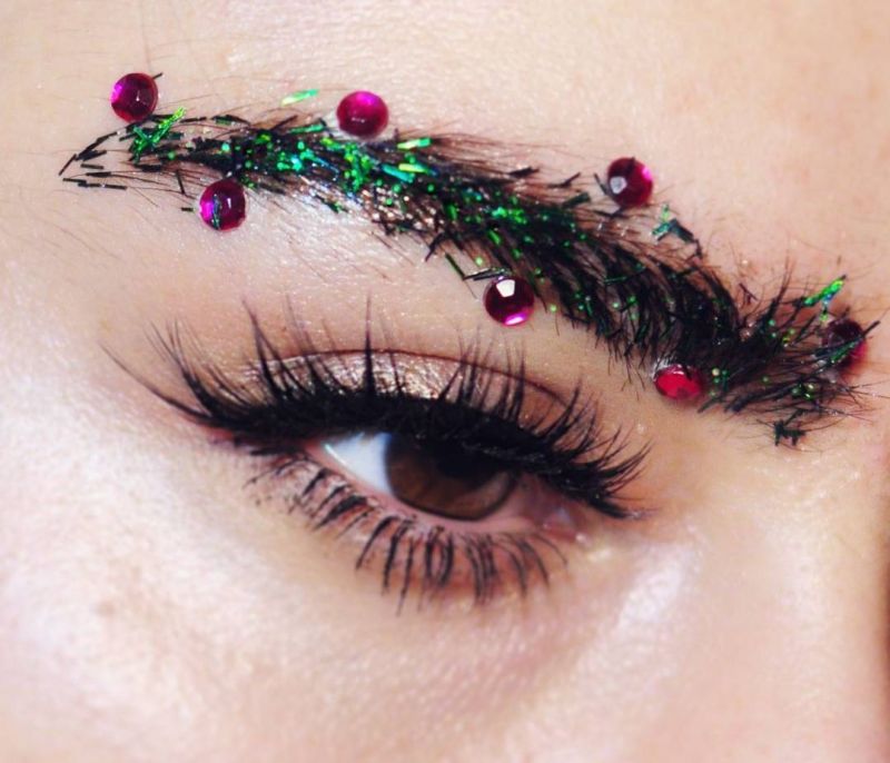 Όχι! Όχι! ΟΧΙ! Τα #ChristmasTreeEyebrows επέστρεψαν...