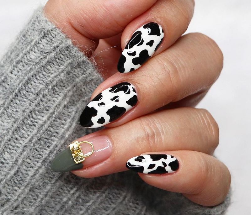 Κανένα leopard print! Το πιο hot nail art για εμάς είναι το #CowNails