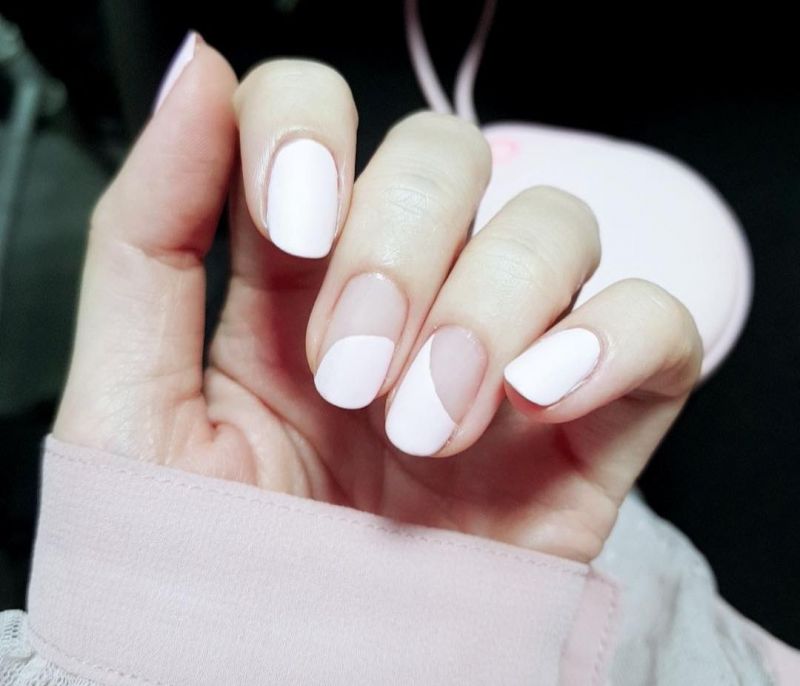 Αυτά τα nail art θα σε κάνουν να δεις τα ροζ νύχια με άλλο μάτι