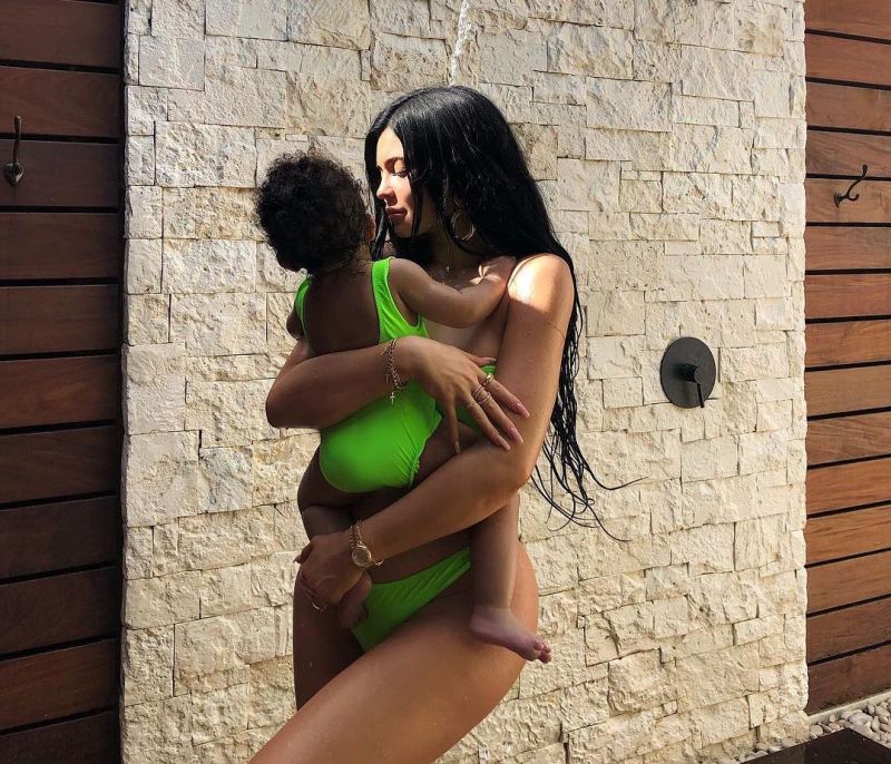 Happy birthday Stormi! Οι αδημοσίευτες φωτογραφίες και τα βίντεο της κόρης της Kylie Jenner