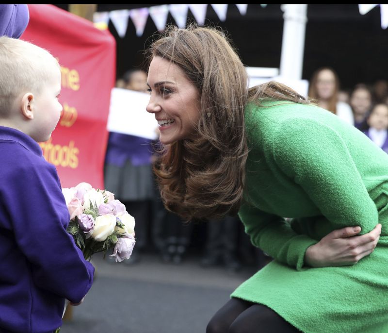 H Kate Middleton μόλις φόρεσε ένα ζευγάρι παπούτσια που δεν είναι καθόλου το στυλ της