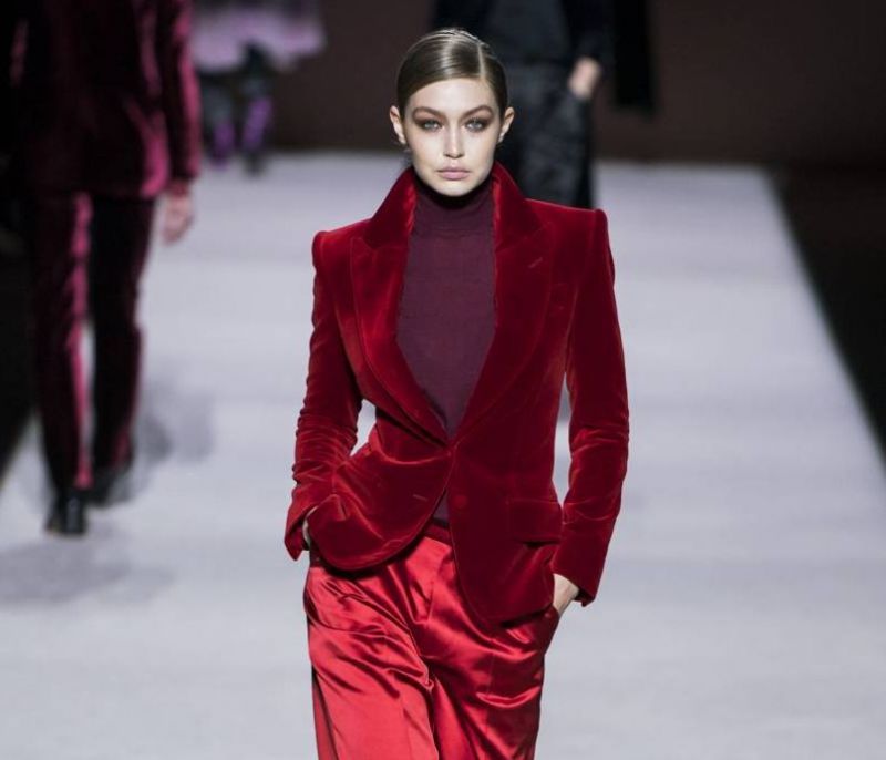 Ο Tom Ford μας δείχνει πόσο απλό είναι να επιστρέψουμε στις βασικές αρχές της κομψότητας