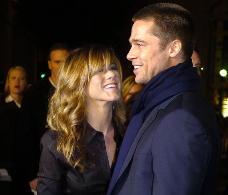 Ο πραγματικός λόγος που ο Brad Pitt πήγε στο πάρτι της Jennifer Aniston