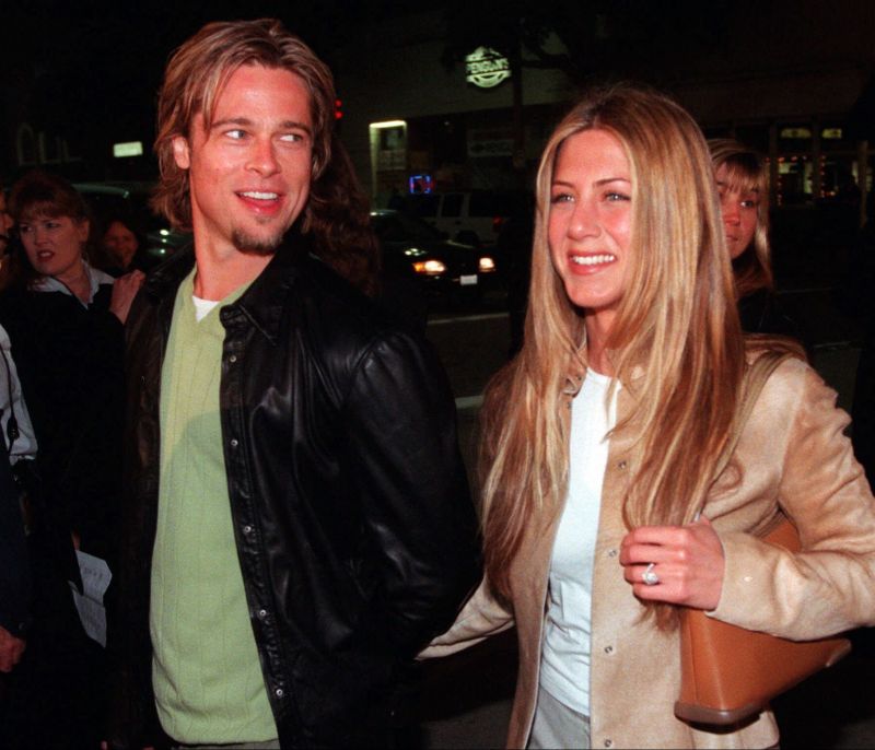Τα πράγματα ανάμεσα σε Brad Pitt & Jennifer Aniston είναι πιο σοβαρά απ’ όσο πιστεύαμε