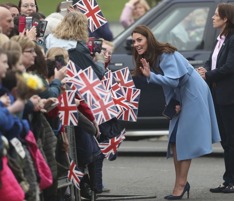 Η Kate Middleton απαντά στις φήμες για την τέταρτη εγκυμοσύνη της