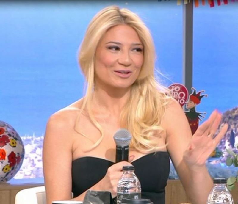 Φαίη Σκορδά: Εμφανίστηκε εντελώς άβαφη και με σαγιονάρες – Το πλάνο που είδε και την τάραξε!